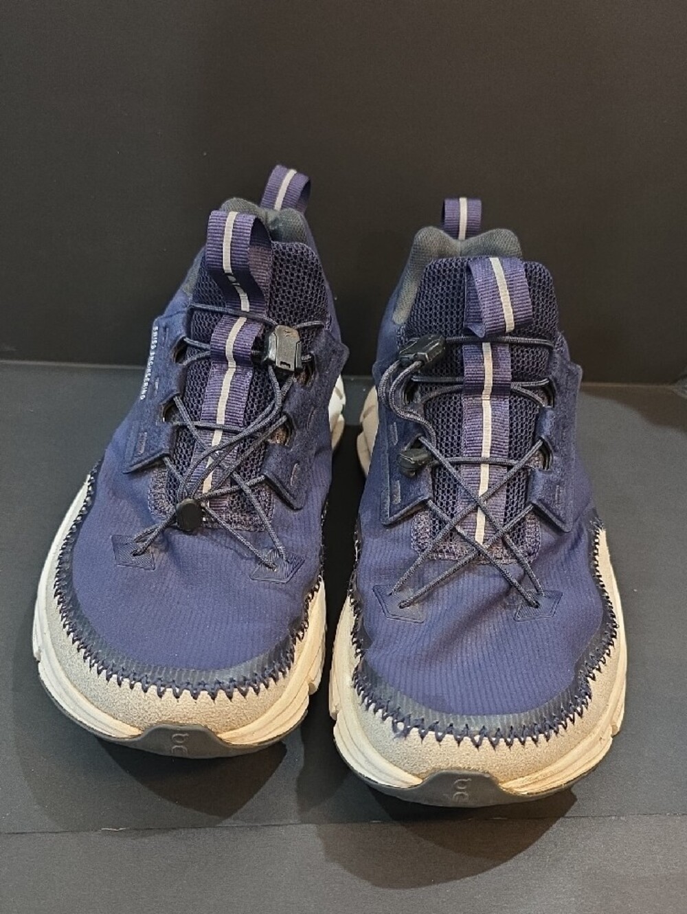 On Running CloudAway Men's Navy and White Trail-Inspired Sneakers Size 9.5 - Picture 4 of 9